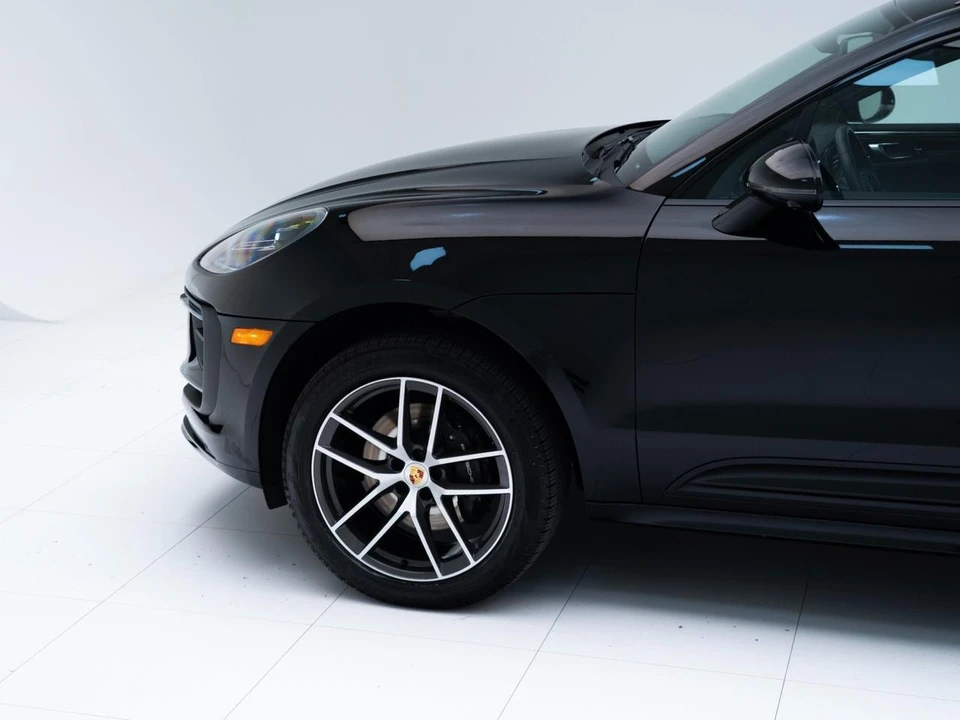 2026 Porsche Macan - Image 12 of 31