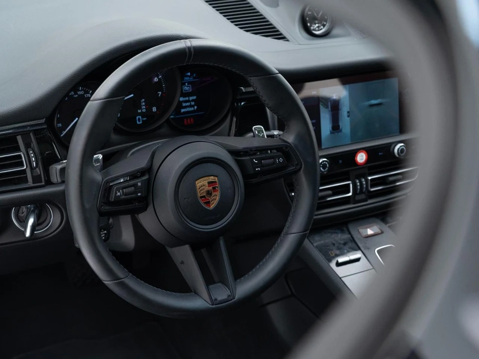 2026 Porsche Macan - Image 20 of 31