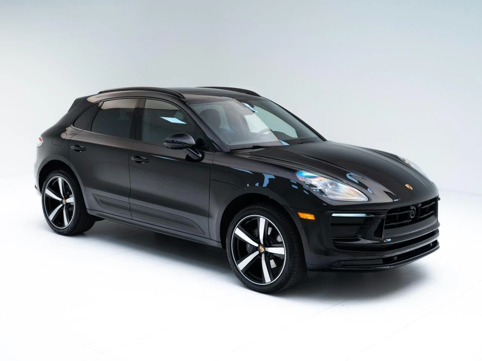 2026 Porsche Macan - Image 8 of 31