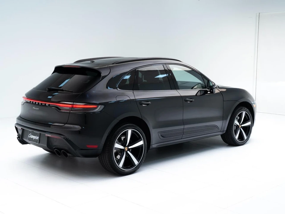 2026 Porsche Macan - Image 10 of 31