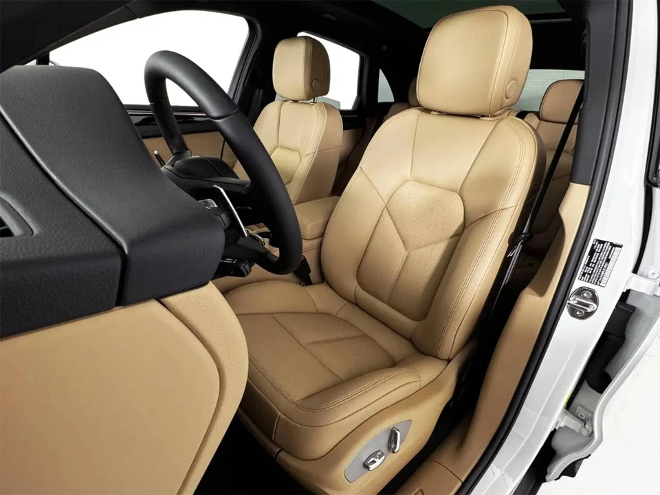 2026 Porsche Macan Electric - Image 5 of 5