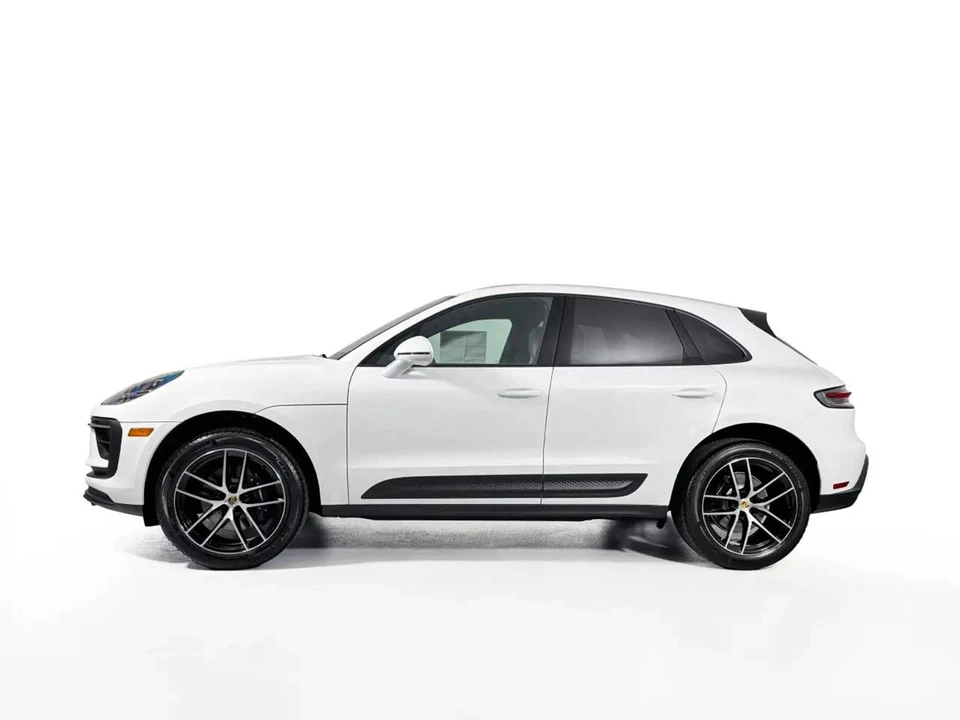 2026 Porsche Macan Electric - Image 2 of 5