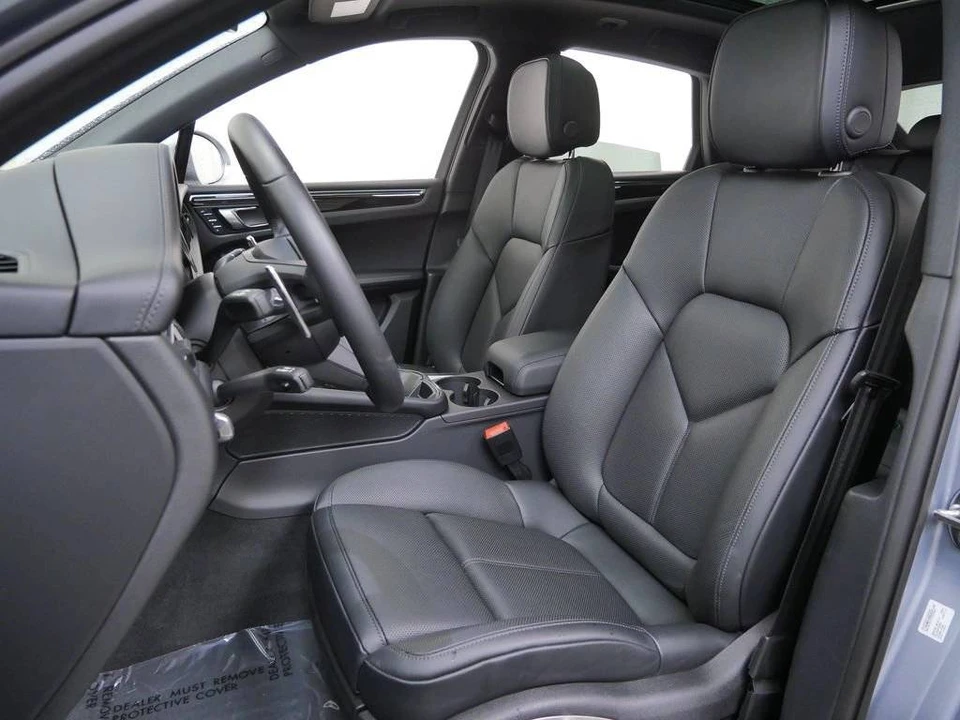 2026 Porsche Macan Electric - Image 5 of 5