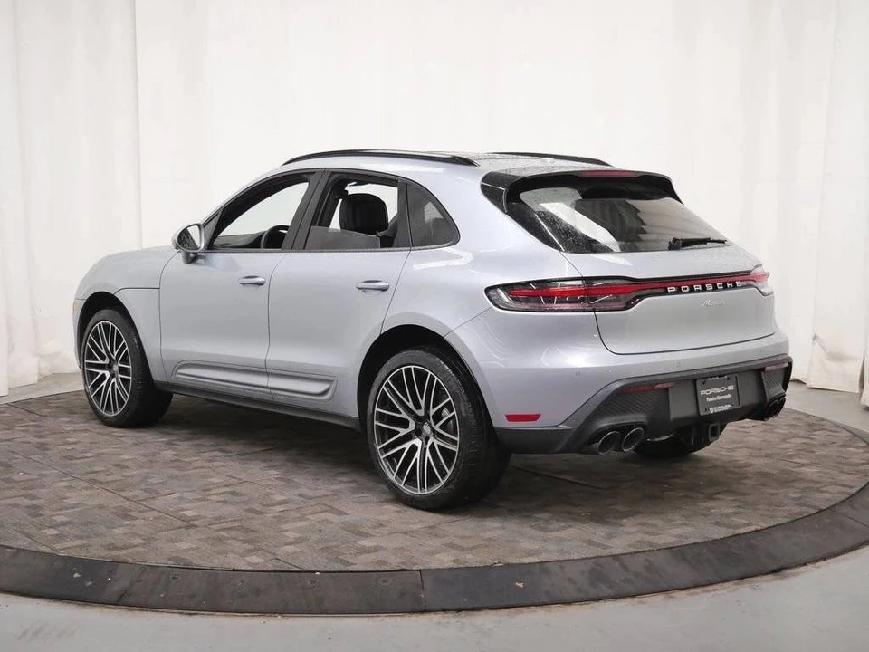2026 Porsche Macan Electric - Image 3 of 5