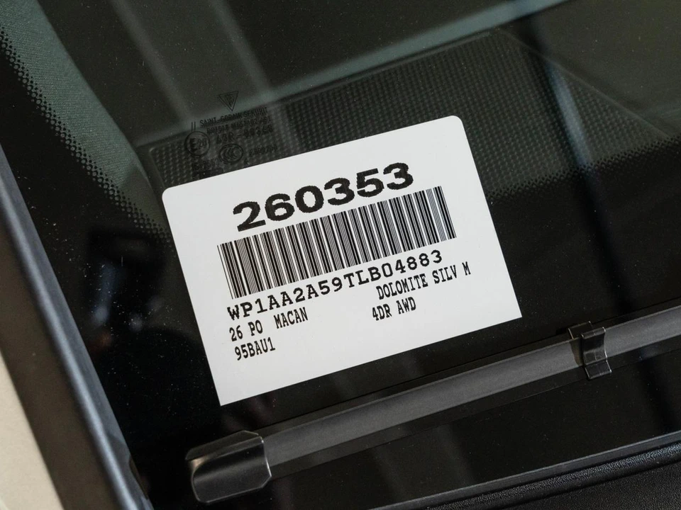 2026 Porsche Macan - Image 31 of 31