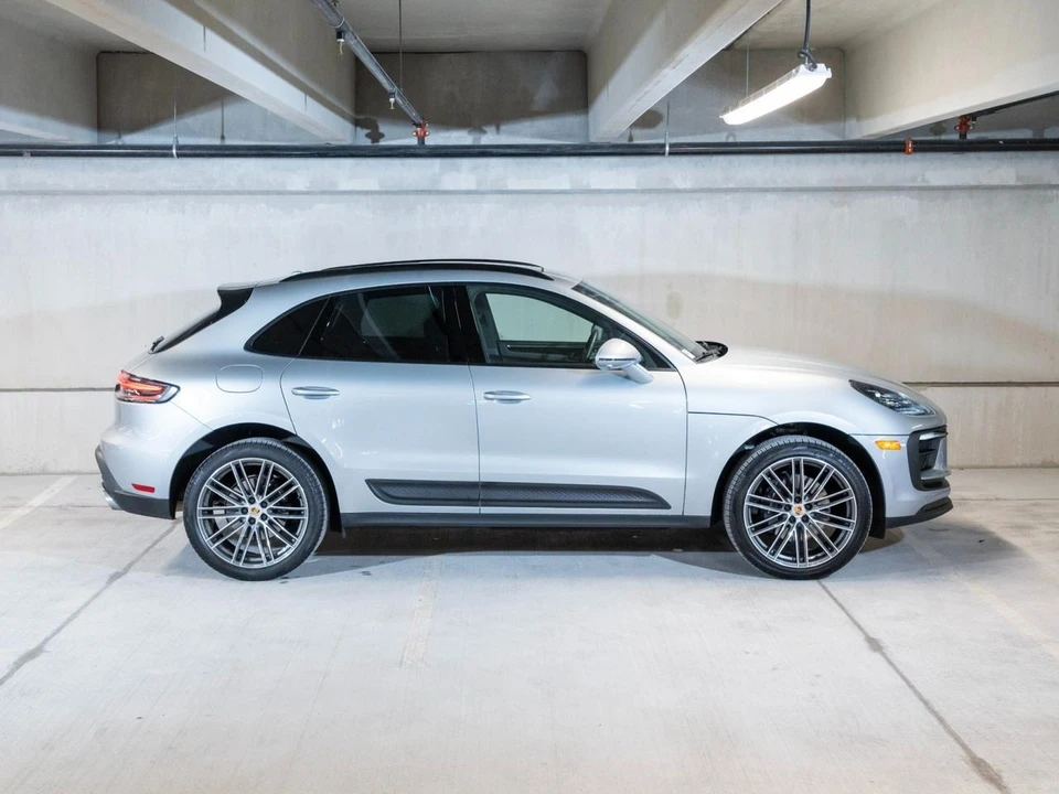 2026 Porsche Macan - Image 9 of 31