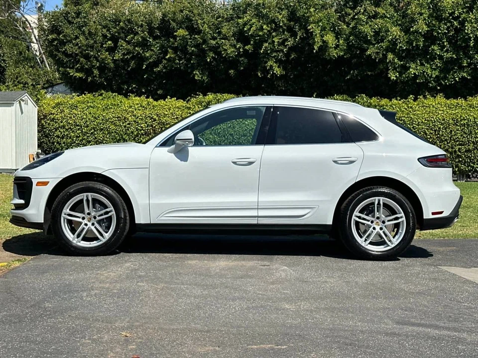 2026 Porsche Macan Electric - Image 2 of 4