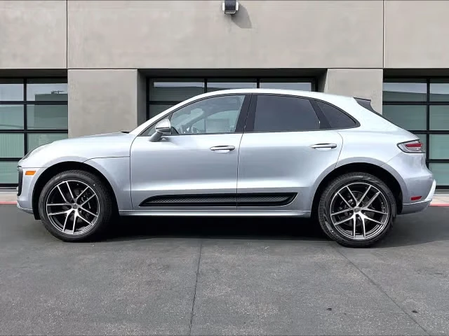 2026 Porsche Macan - Image 10 of 31