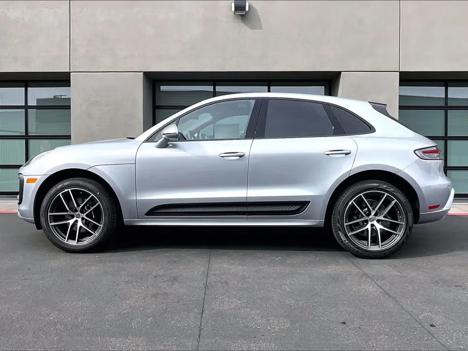 2026 Porsche Macan - Image 11 of 31