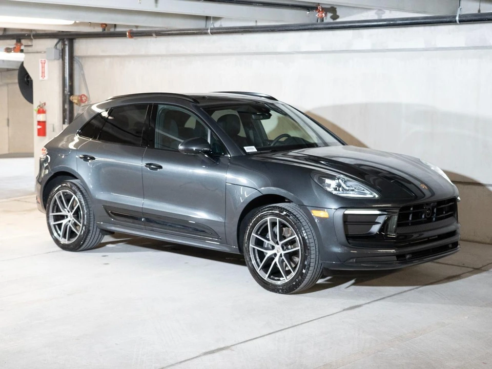 2026 Porsche Macan Electric - Image 8 of 30