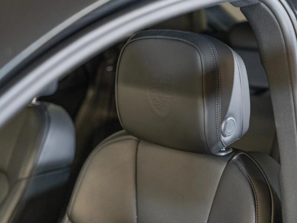 2026 Porsche Macan Electric - Image 26 of 30