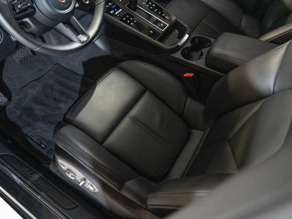 2026 Porsche Macan Electric - Image 15 of 30