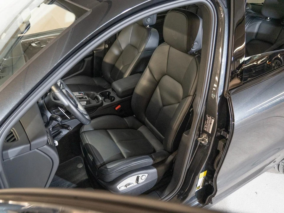 2026 Porsche Macan Electric - Image 6 of 30
