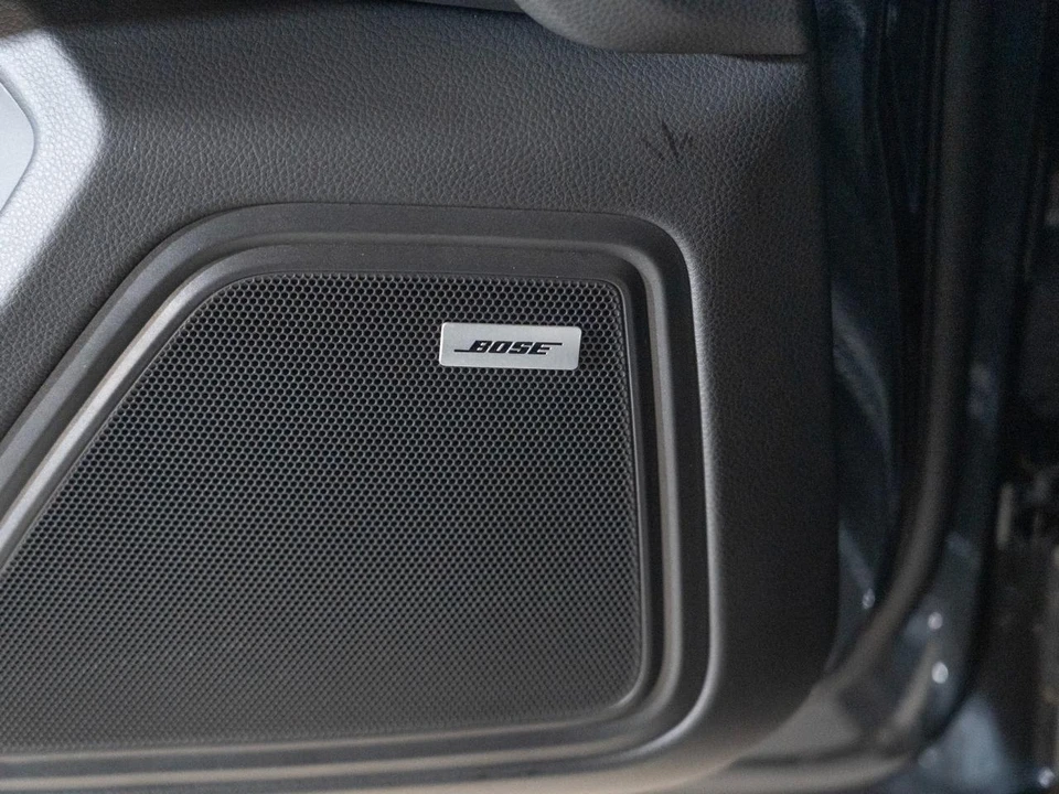 2026 Porsche Macan Electric - Image 19 of 30