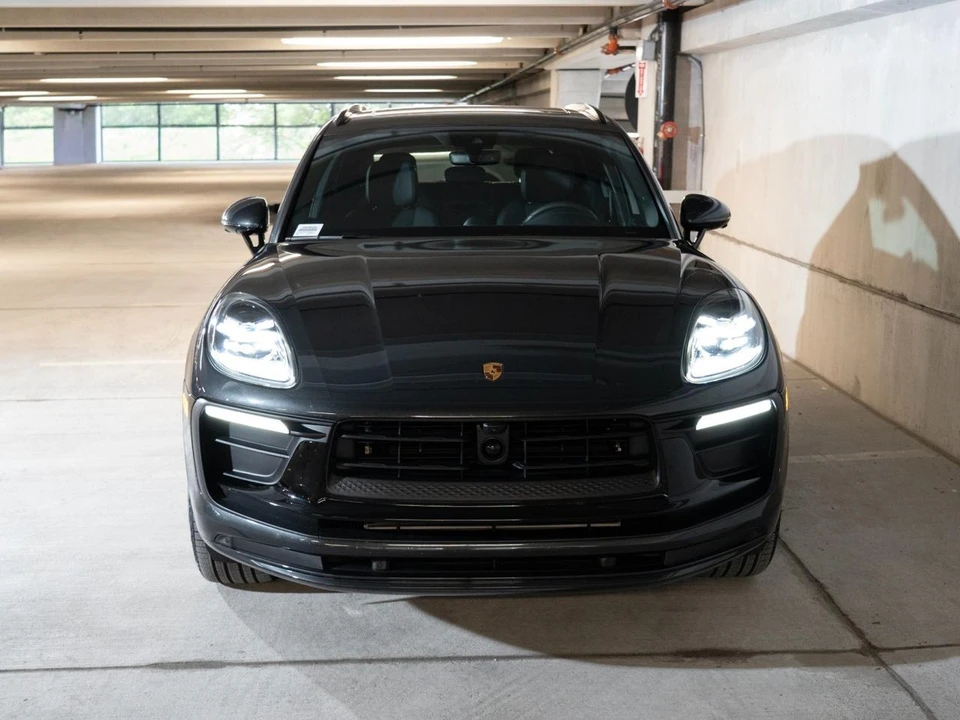 2026 Porsche Macan Electric - Image 7 of 30
