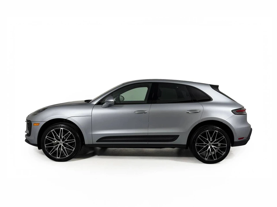 2026 Porsche Macan Electric - Image 2 of 5