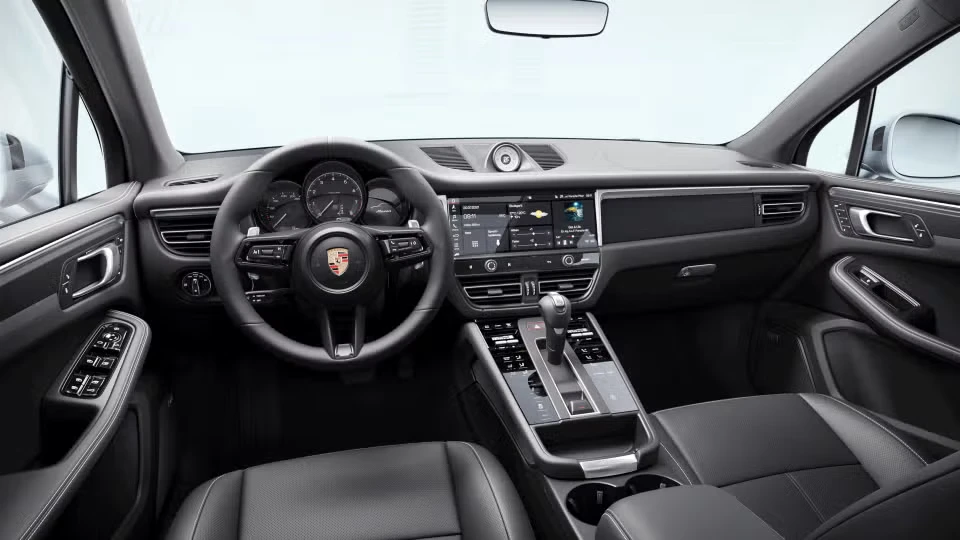 2026 Porsche Macan - Image 27 of 31