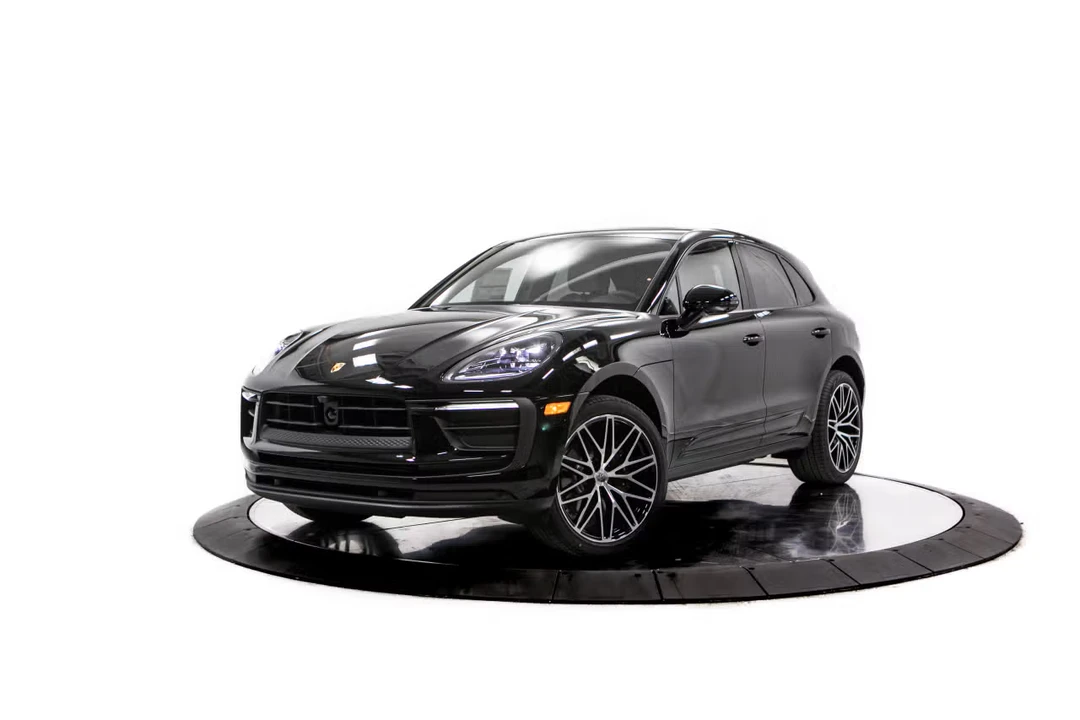2026 Porsche Macan - Image 4 of 31