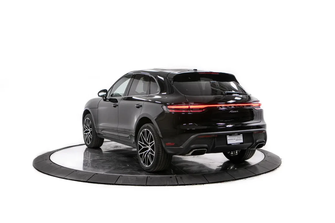 2026 Porsche Macan - Image 24 of 31
