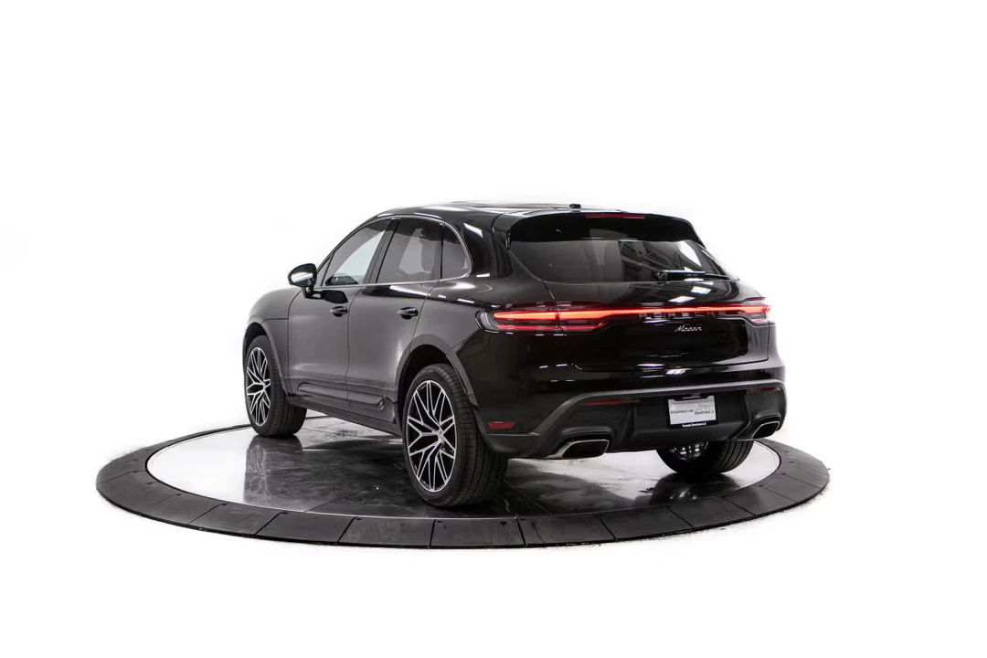 2026 Porsche Macan - Image 20 of 31