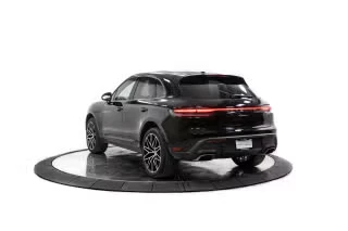 2026 Porsche Macan - Image 17 of 31