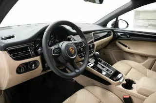 2026 Porsche Macan - Image 25 of 31