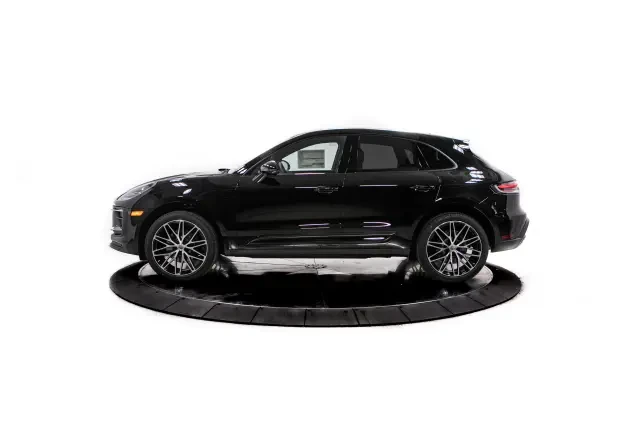 2026 Porsche Macan - Image 14 of 31