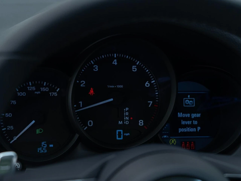 2026 Porsche Macan - Image 23 of 31