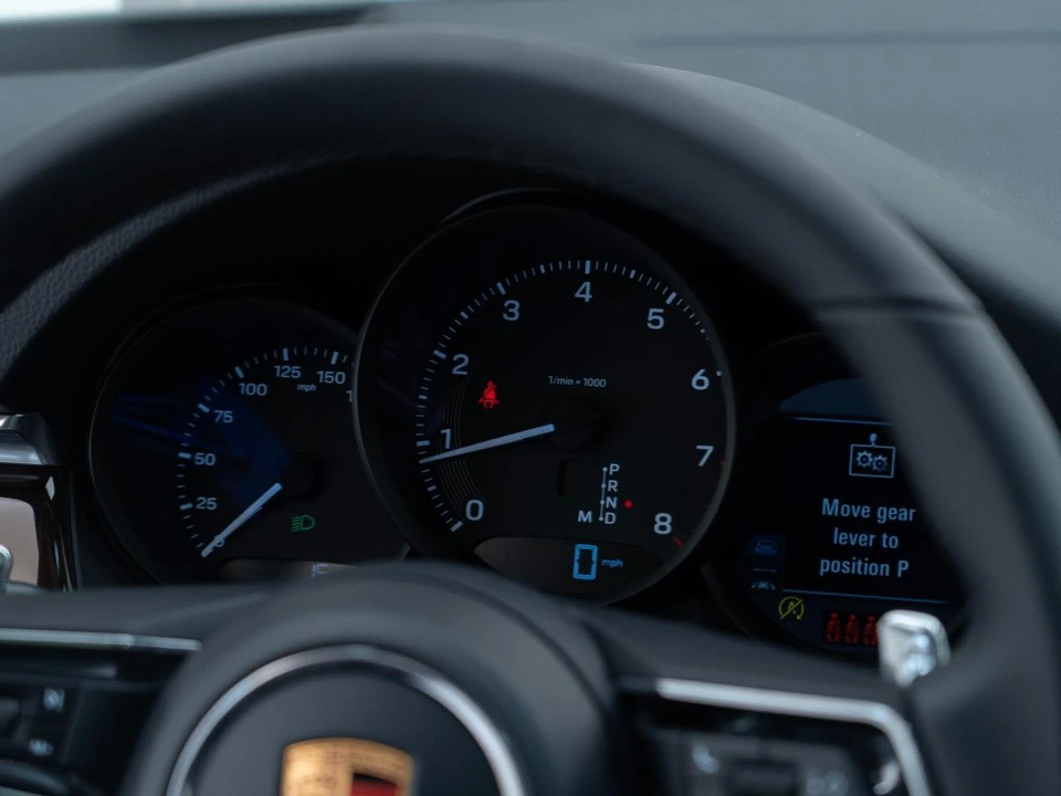 2026 Porsche Macan - Image 30 of 31