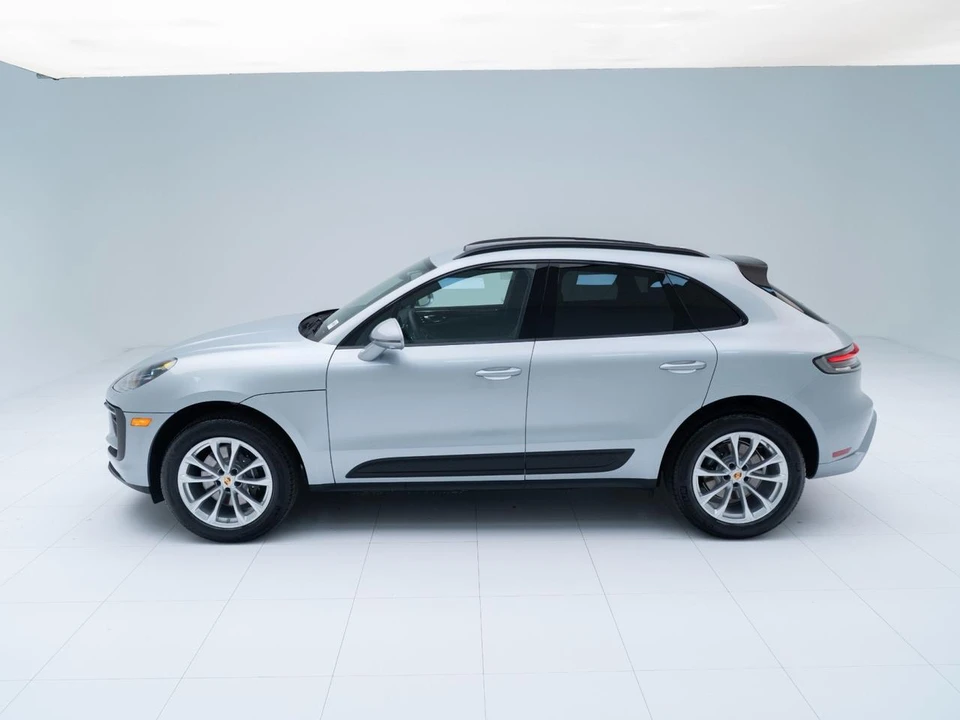 2026 Porsche Macan - Image 2 of 31