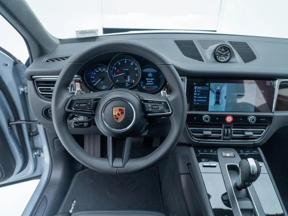2026 Porsche Macan - Image 31 of 31
