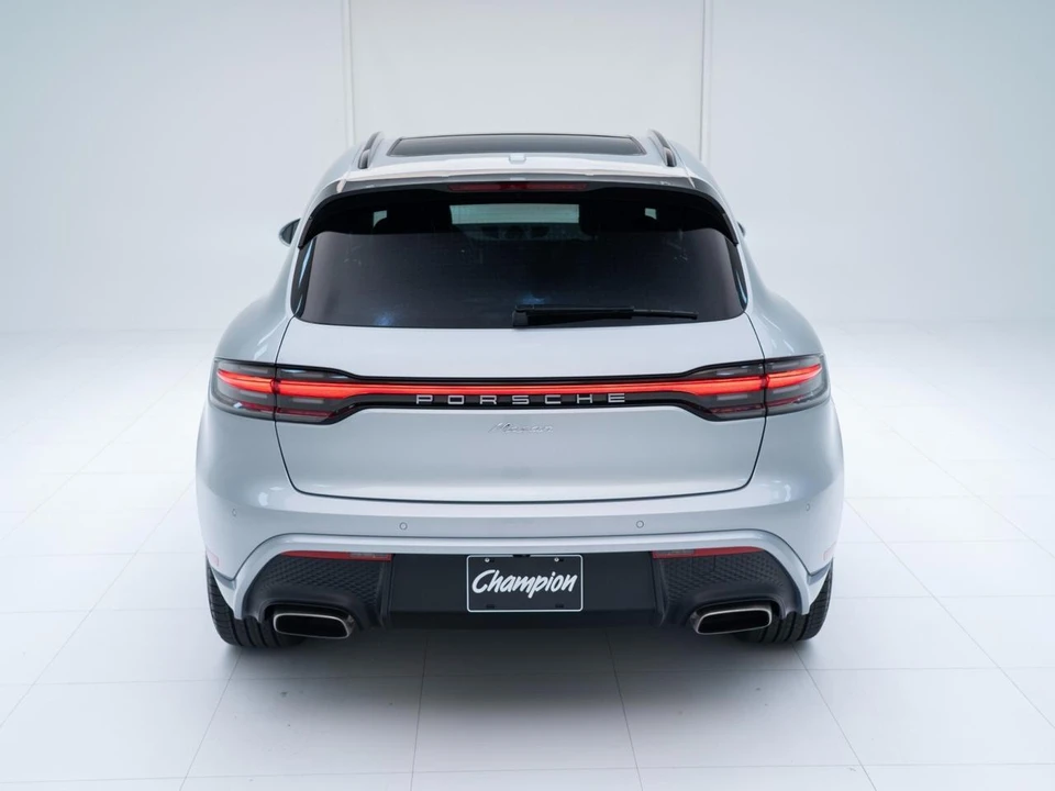 2026 Porsche Macan - Image 10 of 31