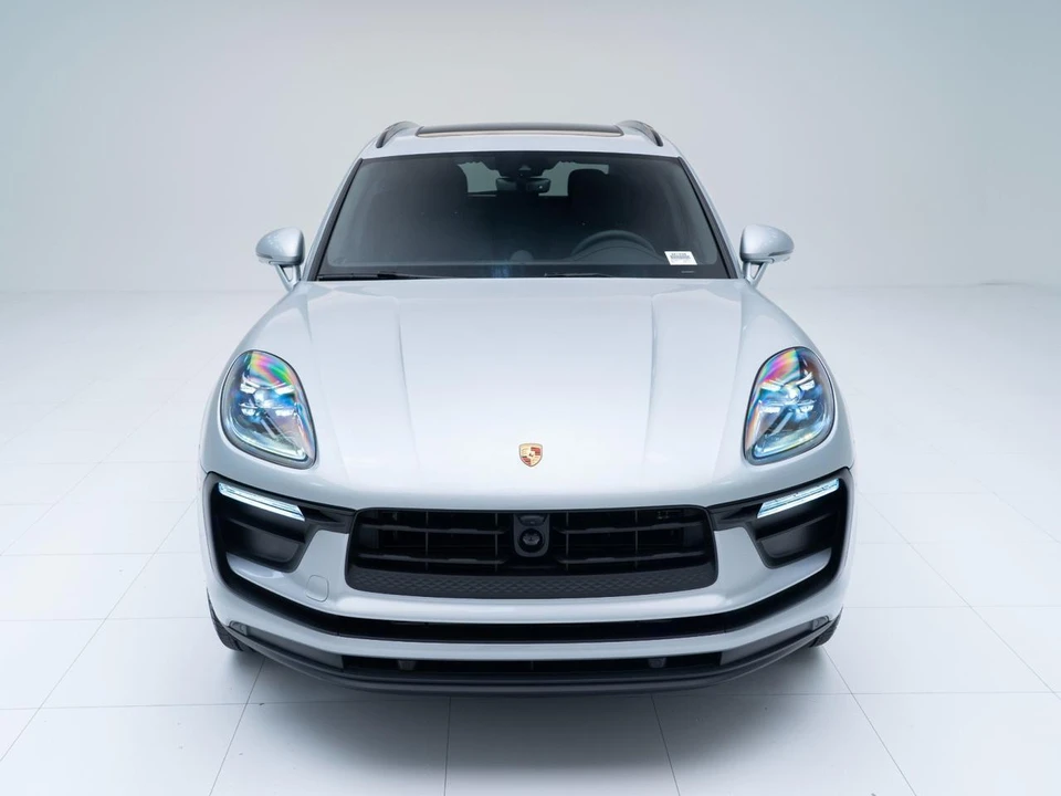 2026 Porsche Macan - Image 6 of 31