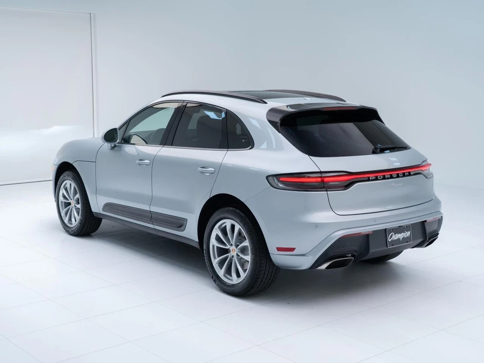 2026 Porsche Macan - Image 3 of 31