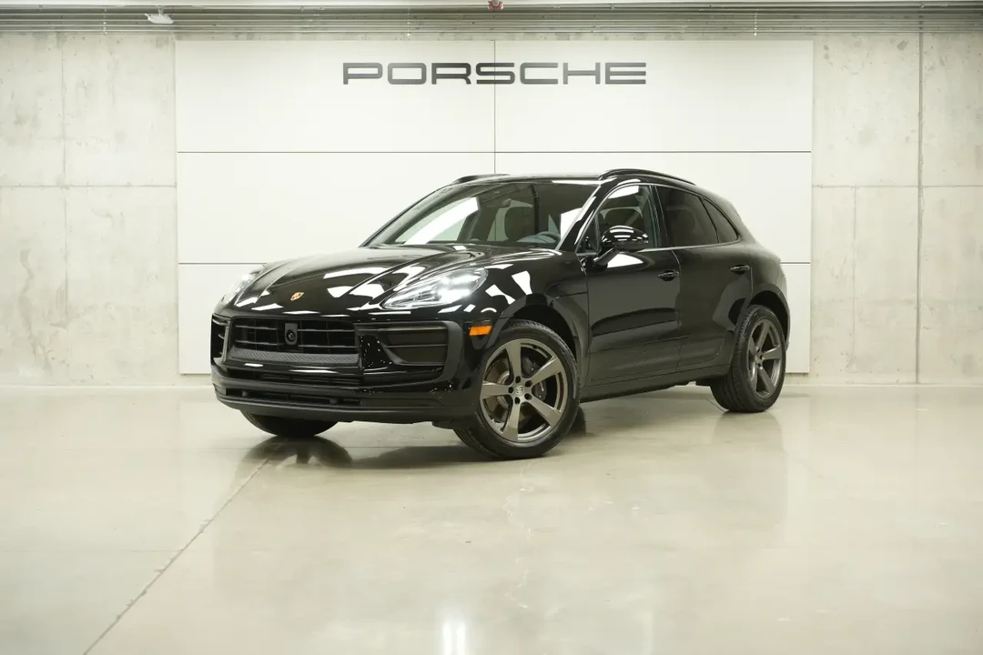 2026 Porsche Macan - Image 8 of 31