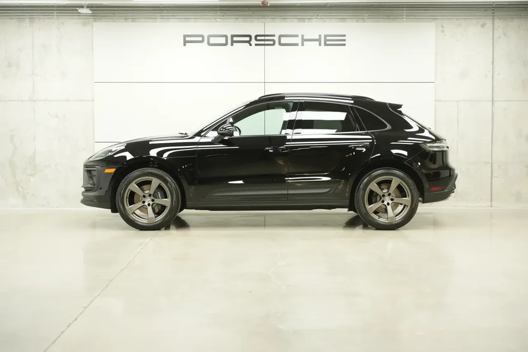 2026 Porsche Macan - Image 16 of 31