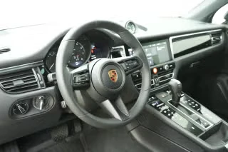 2026 Porsche Macan - Image 25 of 31