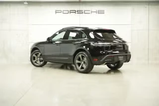 2026 Porsche Macan - Image 17 of 31