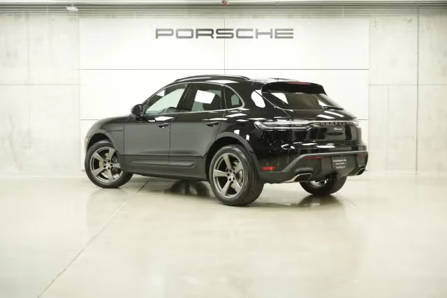 2026 Porsche Macan - Image 18 of 31