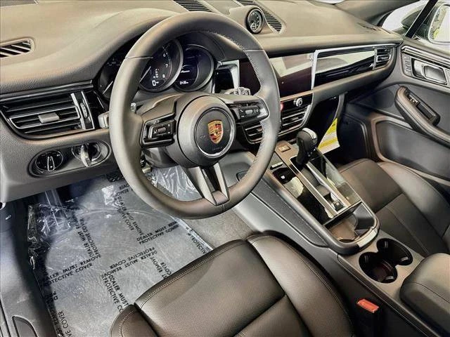 2026 Porsche Macan Electric - Image 4 of 5