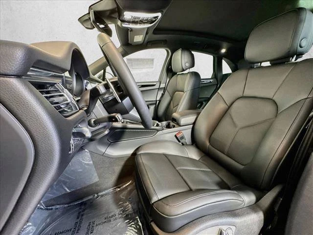 2026 Porsche Macan Electric - Image 5 of 5