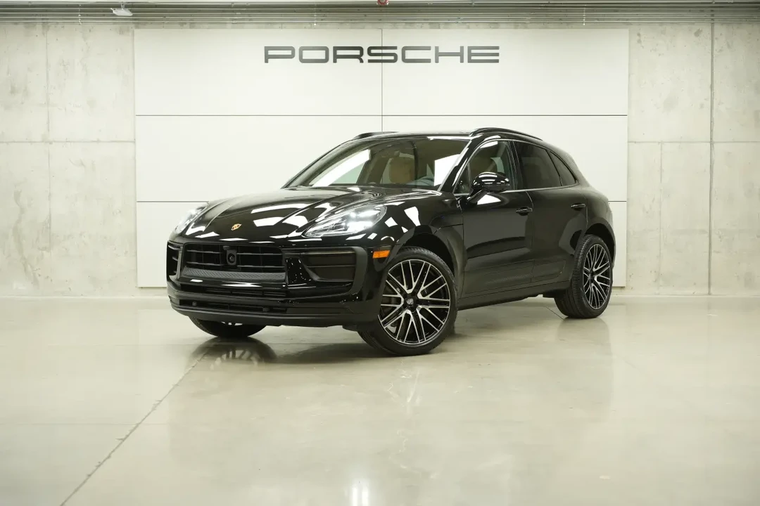 2026 Porsche Macan - Image 8 of 31