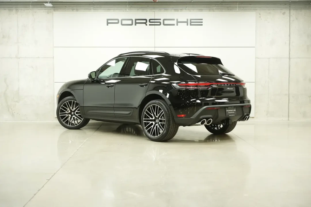 2026 Porsche Macan - Image 24 of 31