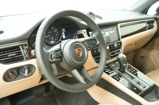 2026 Porsche Macan - Image 29 of 31