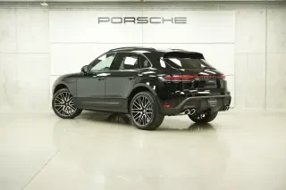 2026 Porsche Macan - Image 21 of 31