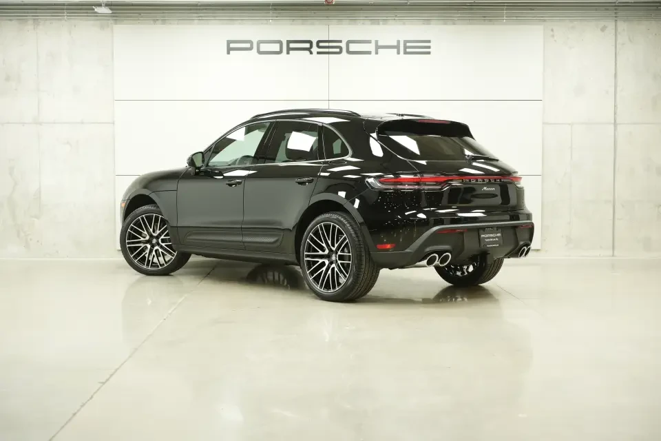 2026 Porsche Macan - Image 23 of 31