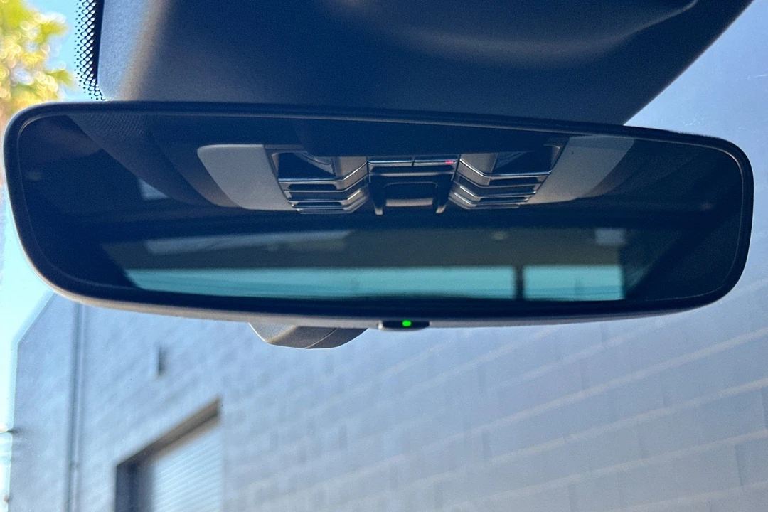 2026 Porsche Macan Electric - Image 22 of 31
