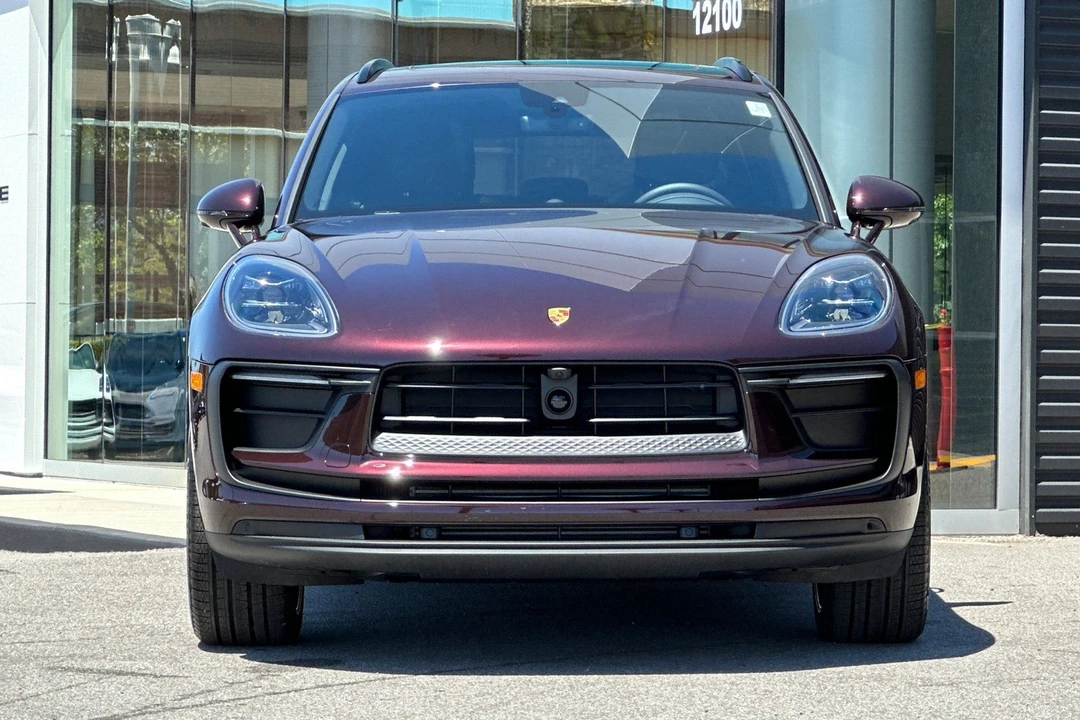2026 Porsche Macan Electric - Image 11 of 31