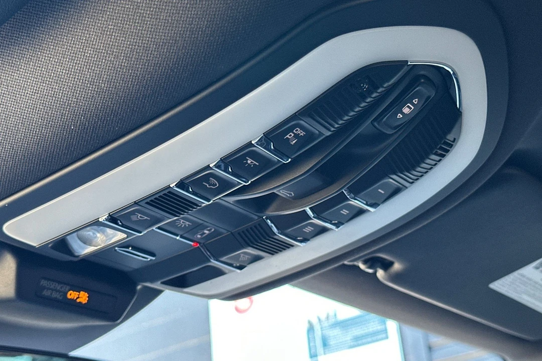 2026 Porsche Macan Electric - Image 21 of 31