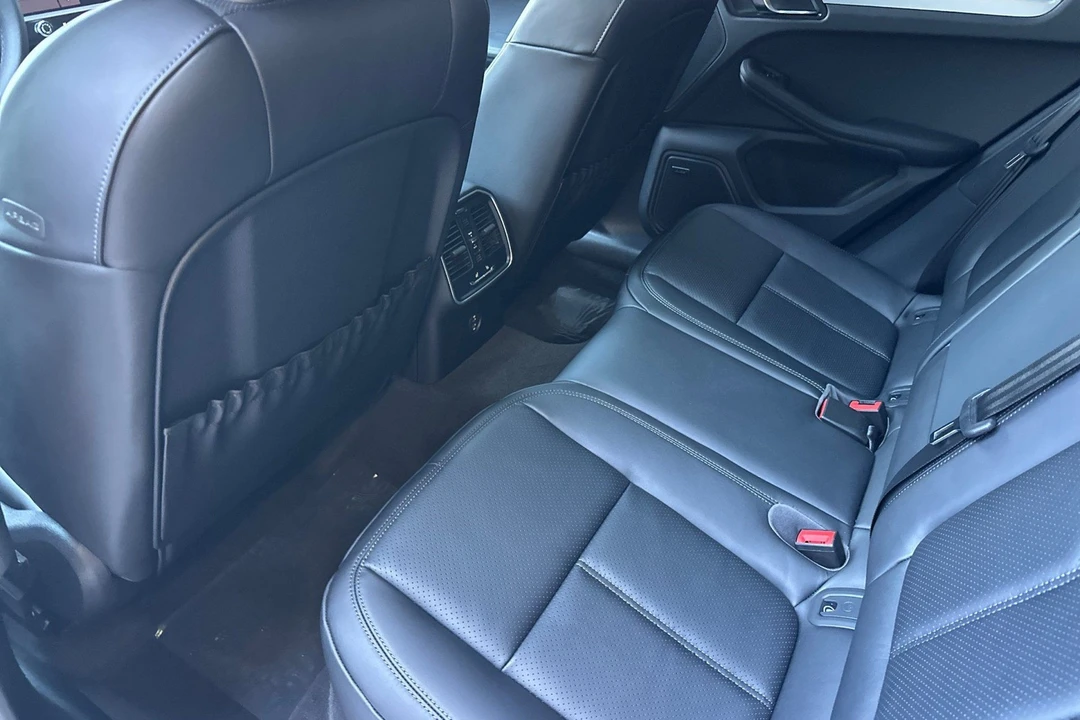 2026 Porsche Macan Electric - Image 15 of 31